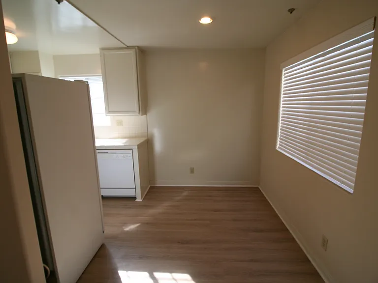10387 Almayo Ave #1 — Photo 4