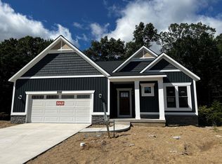 14975 Bethpage Dr, Spring Lake, MI 49456