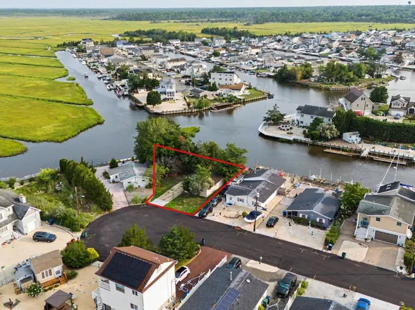56 W Potomac Dr, Little Egg Harbor, NJ 08087
