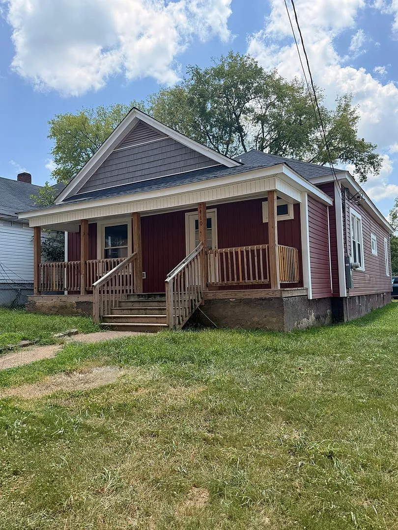 3 Bedroom 2 Bath Near Mill Town! — Photo 1
