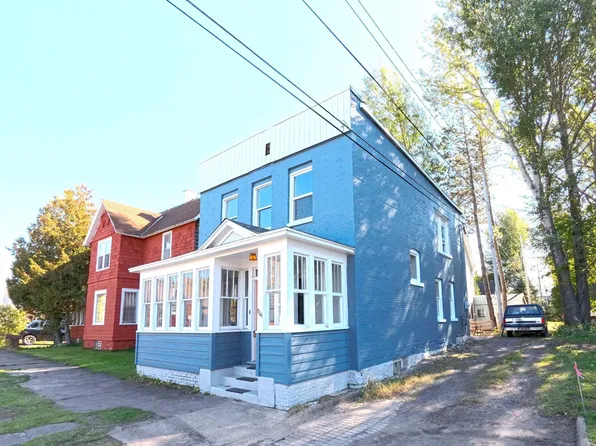806 Pine St, Calumet, MI 49913