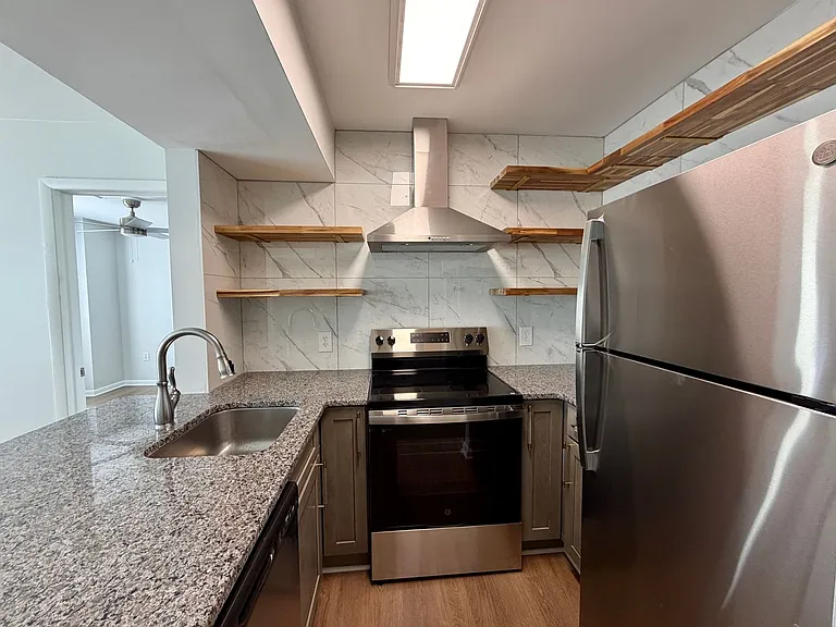 1600 Park Cir #517 — Photo 8