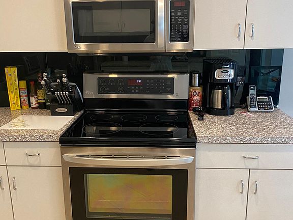 3rd image of 209 Northwood Ct #209