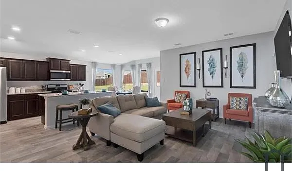 4 bed, 1776 sqft, $2,750 — Photo 3