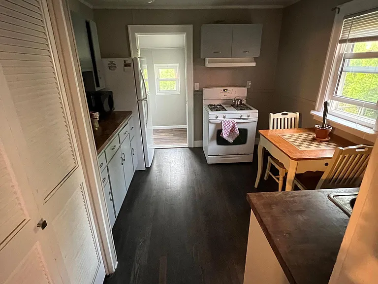 2326 Garfield St — Photo 9
