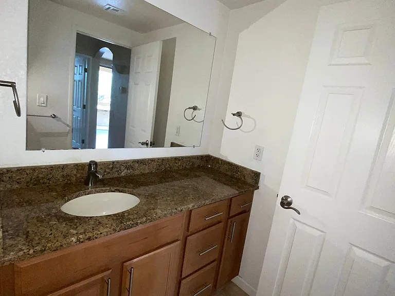 1125 E Broadway Rd — Photo 27