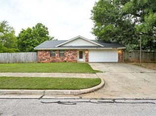 846 Peregrine Dr, Norman, OK 73072