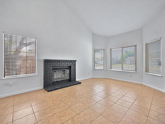 5th image of 685 Turnstone Dr