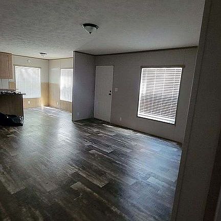4th image of 208 Moon Stone Ln