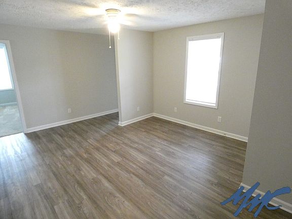 3rd image of 360 Creekwood Ct #A