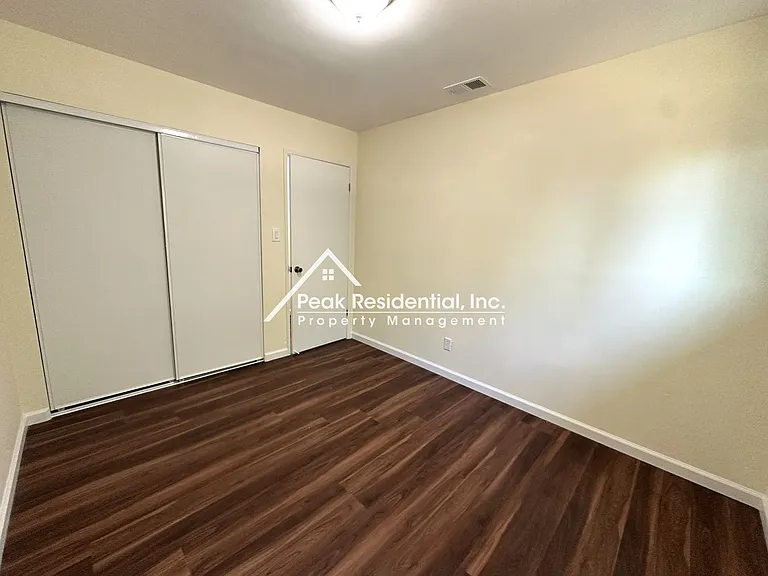 10262 Mills Station Rd — Photo 10