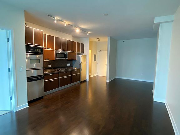 2nd image of 660 W Wayman St #1001