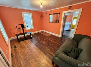 37 20th St NW, Hickory, NC 28601