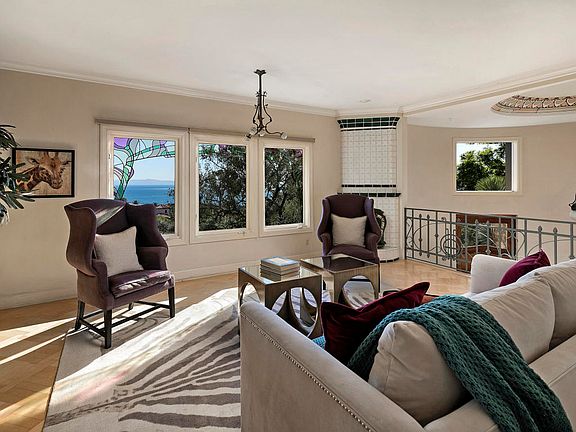 5th image of 4030 Mariposa Dr