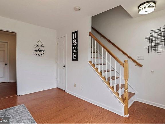 3rd image of 43 Morningstar Dr