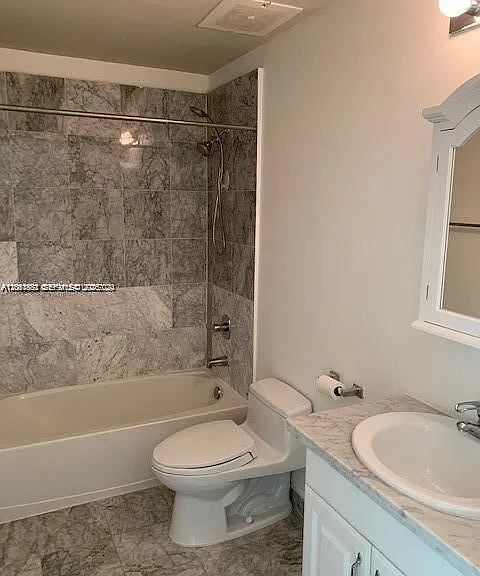 2000 Bay Dr #403 — Photo 15