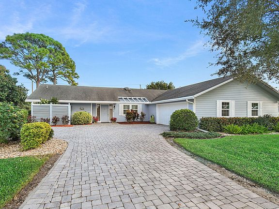3rd image of 3010 Lost Tree Boulevard