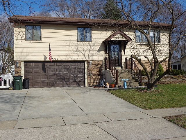 1st image of 20221 S Holly Ln