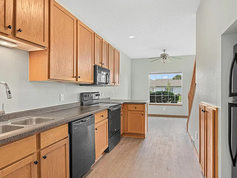 78 Bridgewater Trl — Photo 13