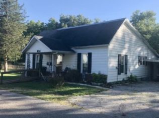 404 West St, Carmi, IL 62821