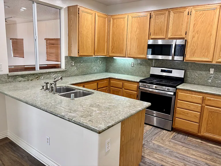 11839 Garrison Dr — Photo 3