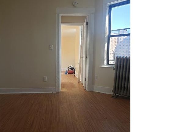 2nd image of 14 Guion St APT 4R