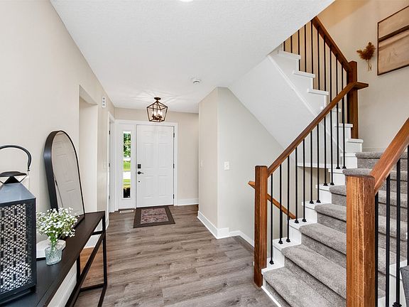 2nd image of 700 SE Dolan Dr