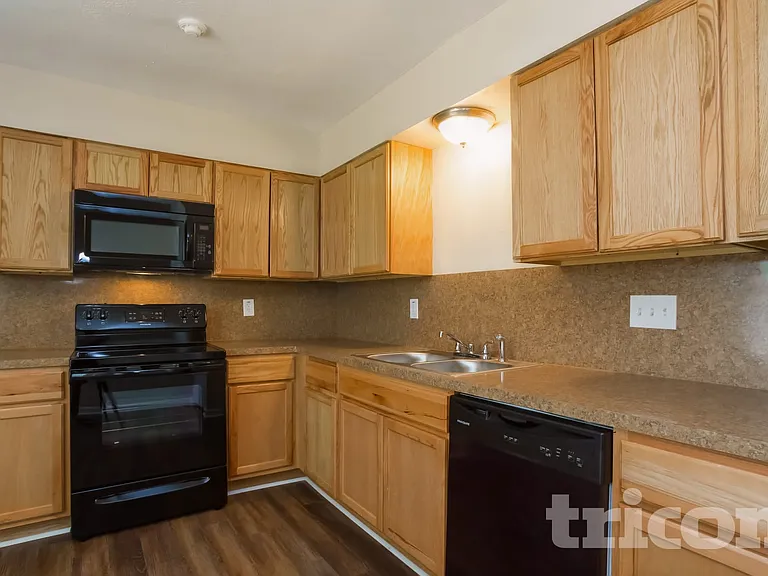 12211 Haroldson Forest Dr — Photo 6