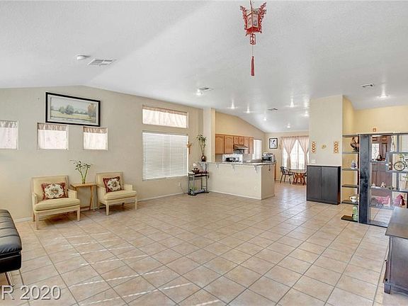 4th image of 8151 Petunia Flower Way