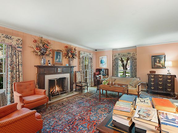 5th image of 1510 Gaston Ave