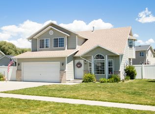 848 Meadowbrook Dr, Logan, UT 84321