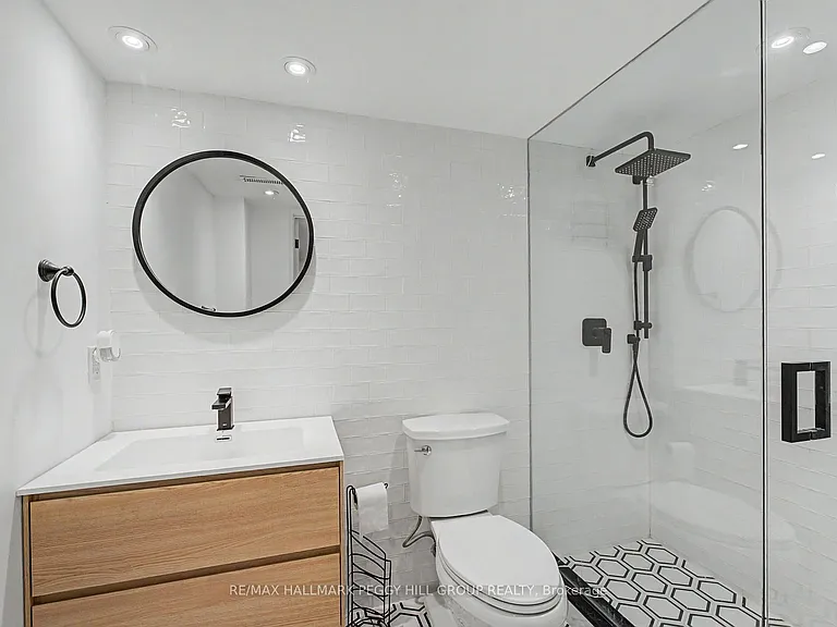 60 Fairlane Ave — Photo 9