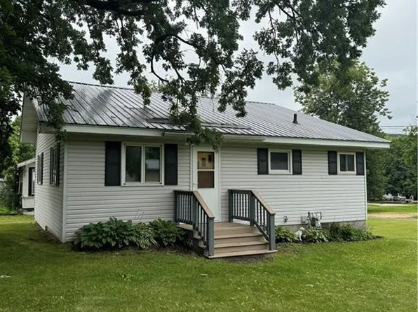 212 E Race Ave, Elmwood, WI 54740