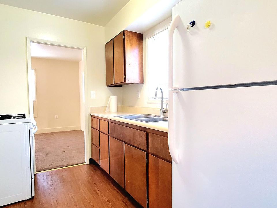 1st image of 962 Durfee Ave