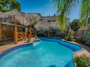 4704 Broadmoor Dr, League City, TX 77573