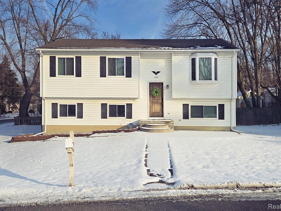 1st image of 488 Dexter Ave