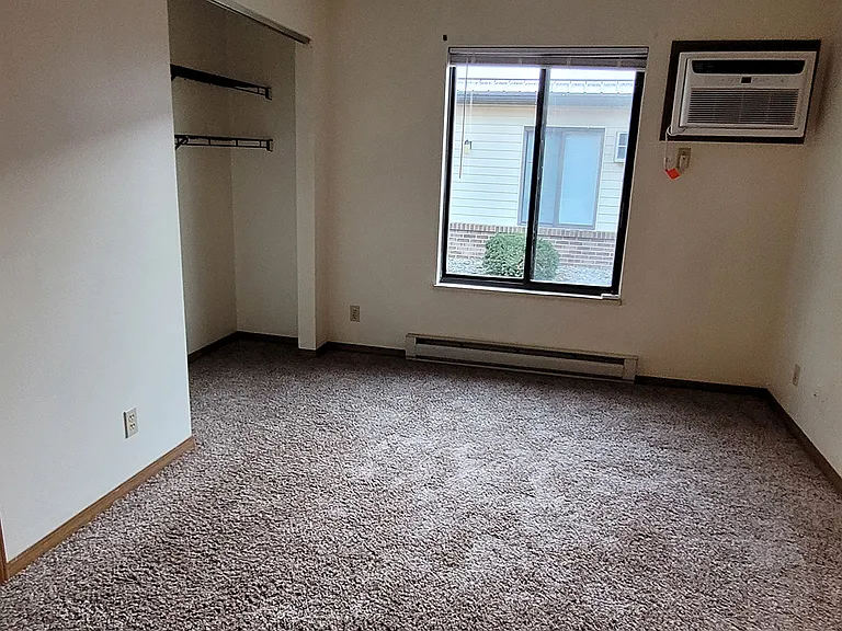 Lake Bei Der Bank Apartments — Photo 7