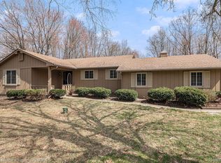 3746 White Lake Hills Dr, White Lake, MI 48383