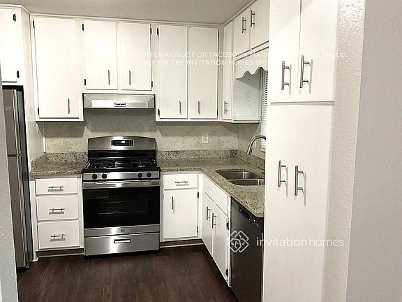 4th image of 2213 Florence Ave