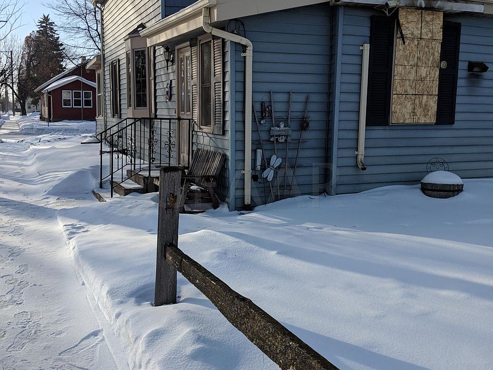 2nd image of 2002 4th Ave N