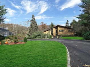 7 Ernest Ct, Kings Park, NY 11754