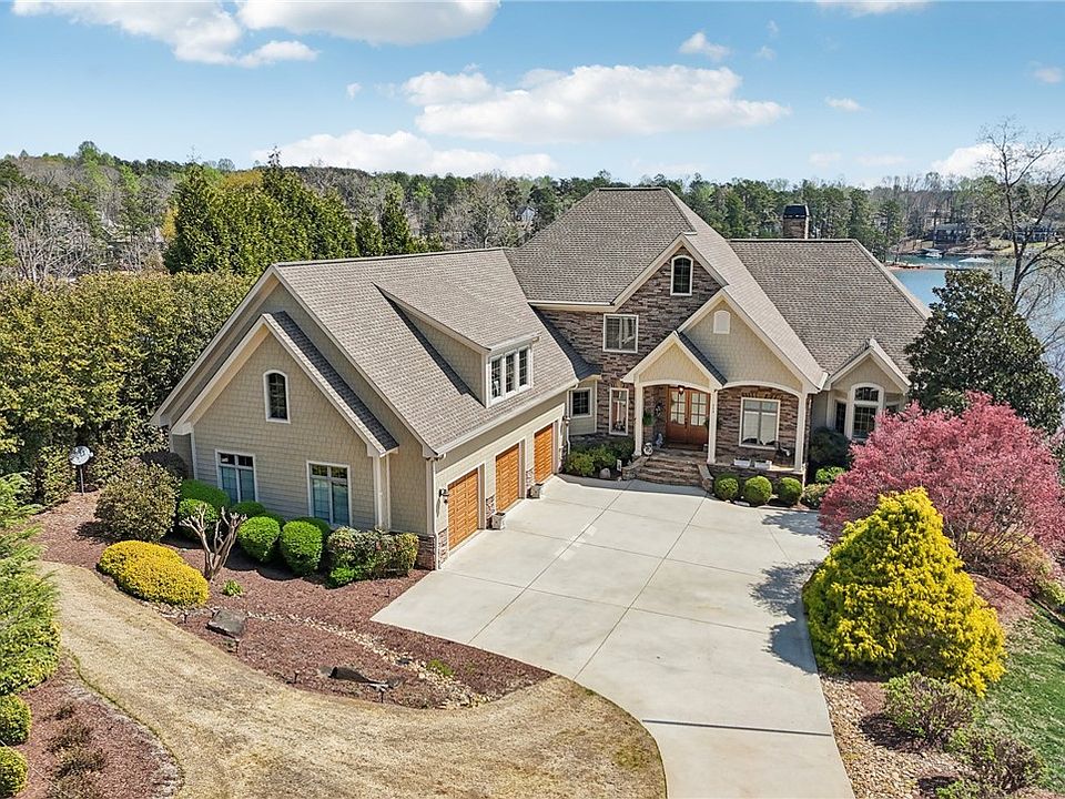 1st image of 353 Stardust Ln