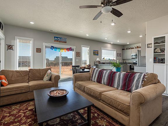 5th image of 1603 S Creekside Dr W