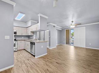 6410 Emerald Dunes Dr APT 101, West Palm Beach, FL 33411