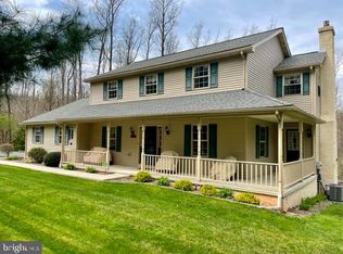 1557 Hilltop Rd, Mohnton, PA 19540