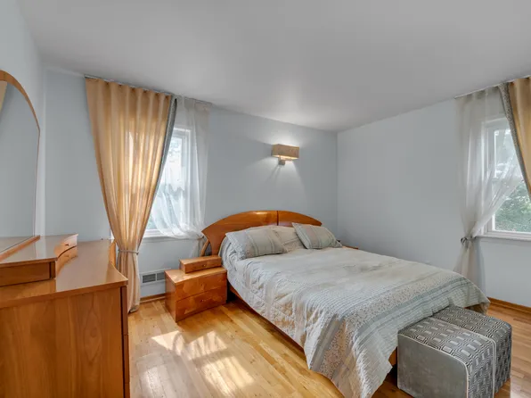 389 Mayfair Drive South image 15 of 17