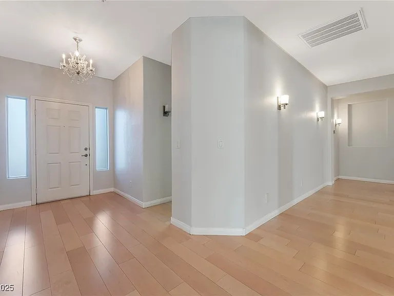 2267 Alanhurst Dr — Photo 4