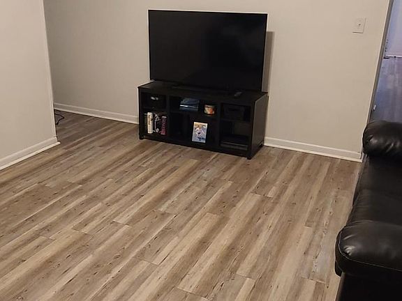 5th image of 4645 Dimbath Dr