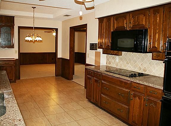 4th image of 3312 Kingsbridge Dr