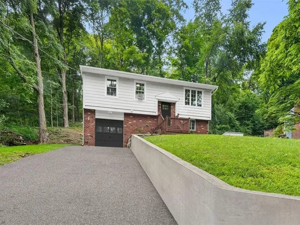 3845 Wood Street, Jefferson Valley, NY 10535